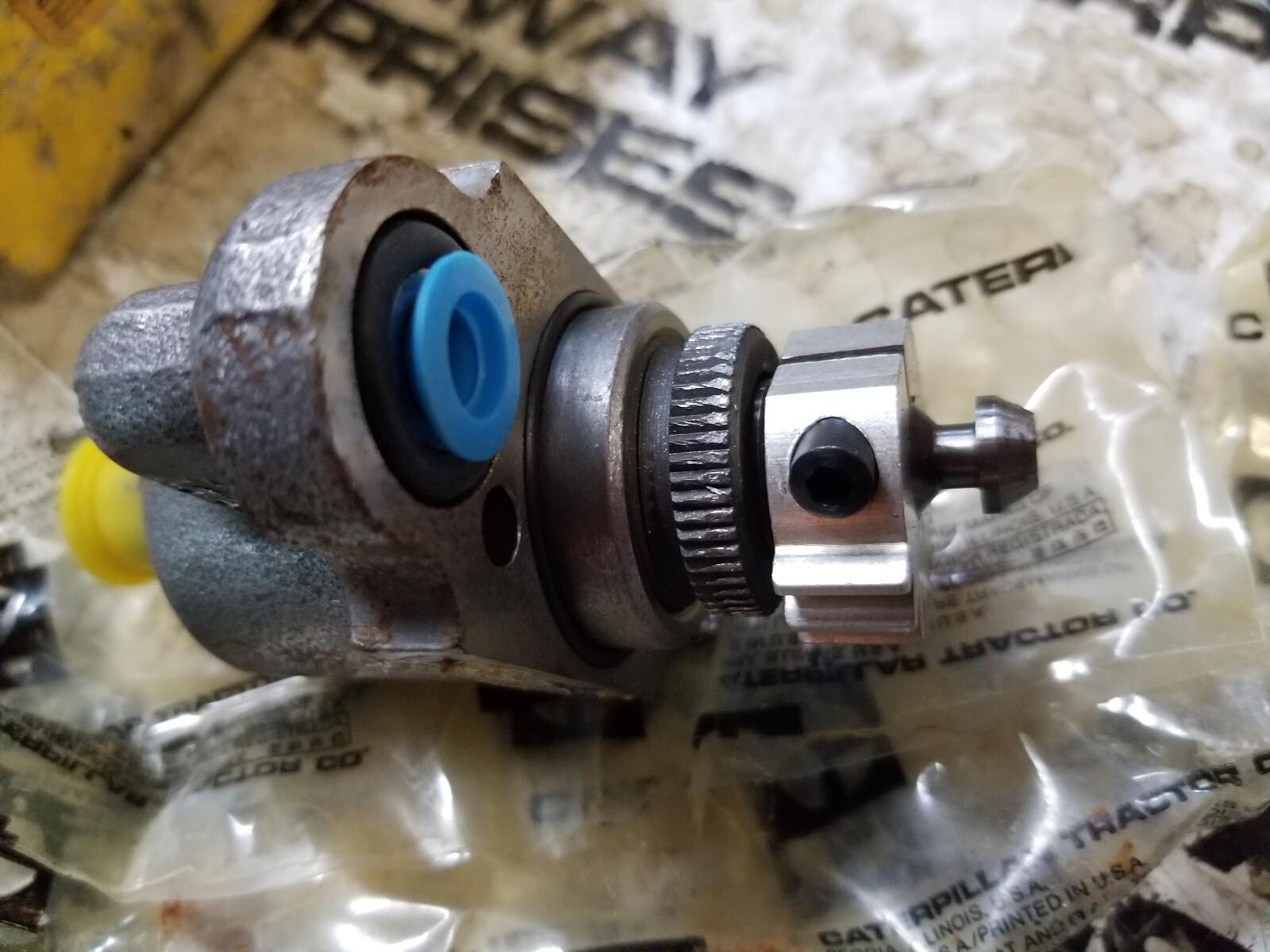 CATERPILLAR 8M-3280 FUEL PUMP 8M3280 - Picture 5 of 7