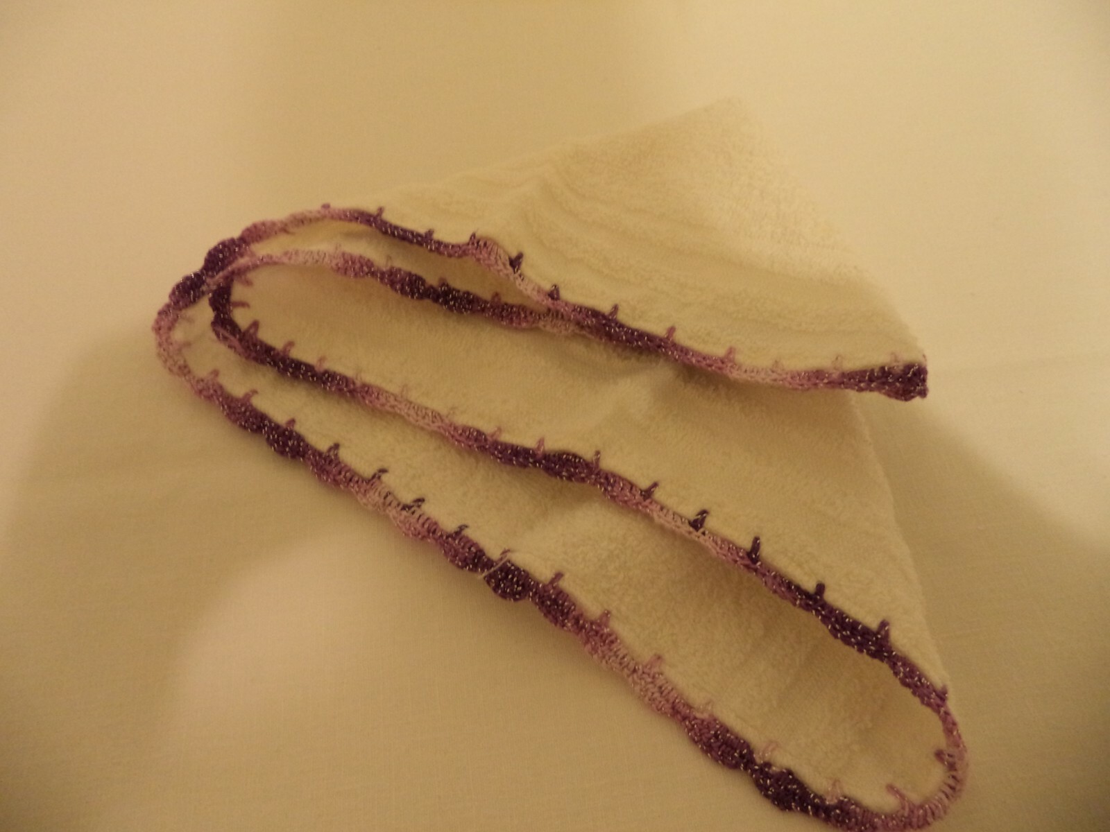 Vntg Bath Set Towel /Cloth Applique Crocheted Basket Hearts Ribbon Turkey Stitch