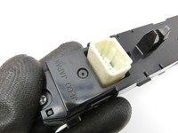 Toyota Urban Cruiser P1 09-14 Warnblinkschalter mit Uhr Toyota Urban Cruiser P1 09-14 21.07.2009 gebraucht Vorschau 6