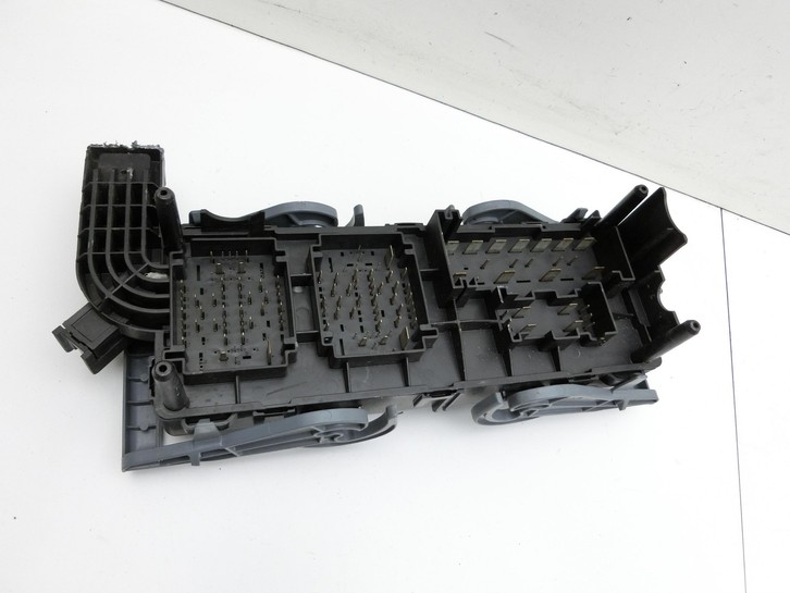 Fiat Freemont 11-16 Mjet 2,0DS 103KW Sicherungskasten Zentralelektrik Fiat Freemont 11-16 05.01.2012  68143818AB... Vorschau 4