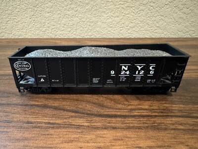 Roundhouse HO Scale New York Central (NYC) 3 Bay Hopper with Load