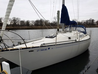 Sailboat C&C 36 1978 with Atomic 4 inboard engine