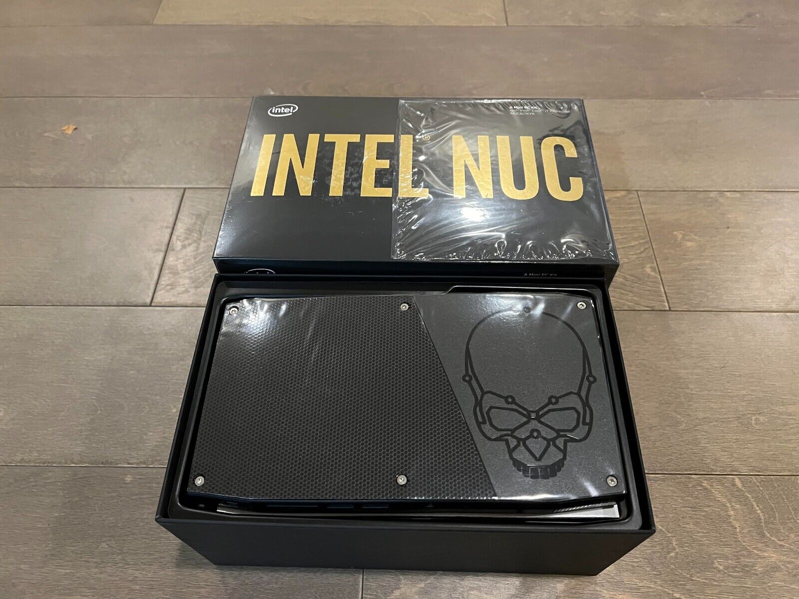 INTEL NUC Skull Canyon NUC6I7KYK i7 6770HQ 16GB DDR4 256GB SSD INTEL NUC Skull Canyon NUC6I7KYK i7 6770HQ 16GB DDR4 256GB SSD