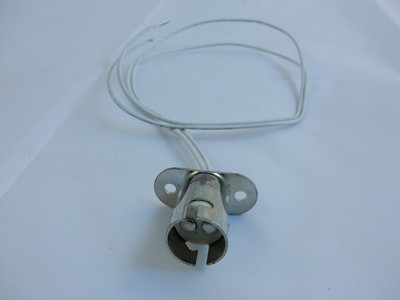SOH09 LEVITON BAYONET DBL CONTACT HALOGEN SOCKET, 11IN LEADS