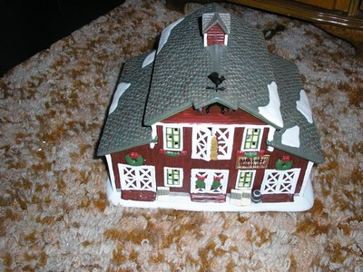 Country Barn- The Village Collection by ST. Nicholas Square Barn Dance 10x8x7''
