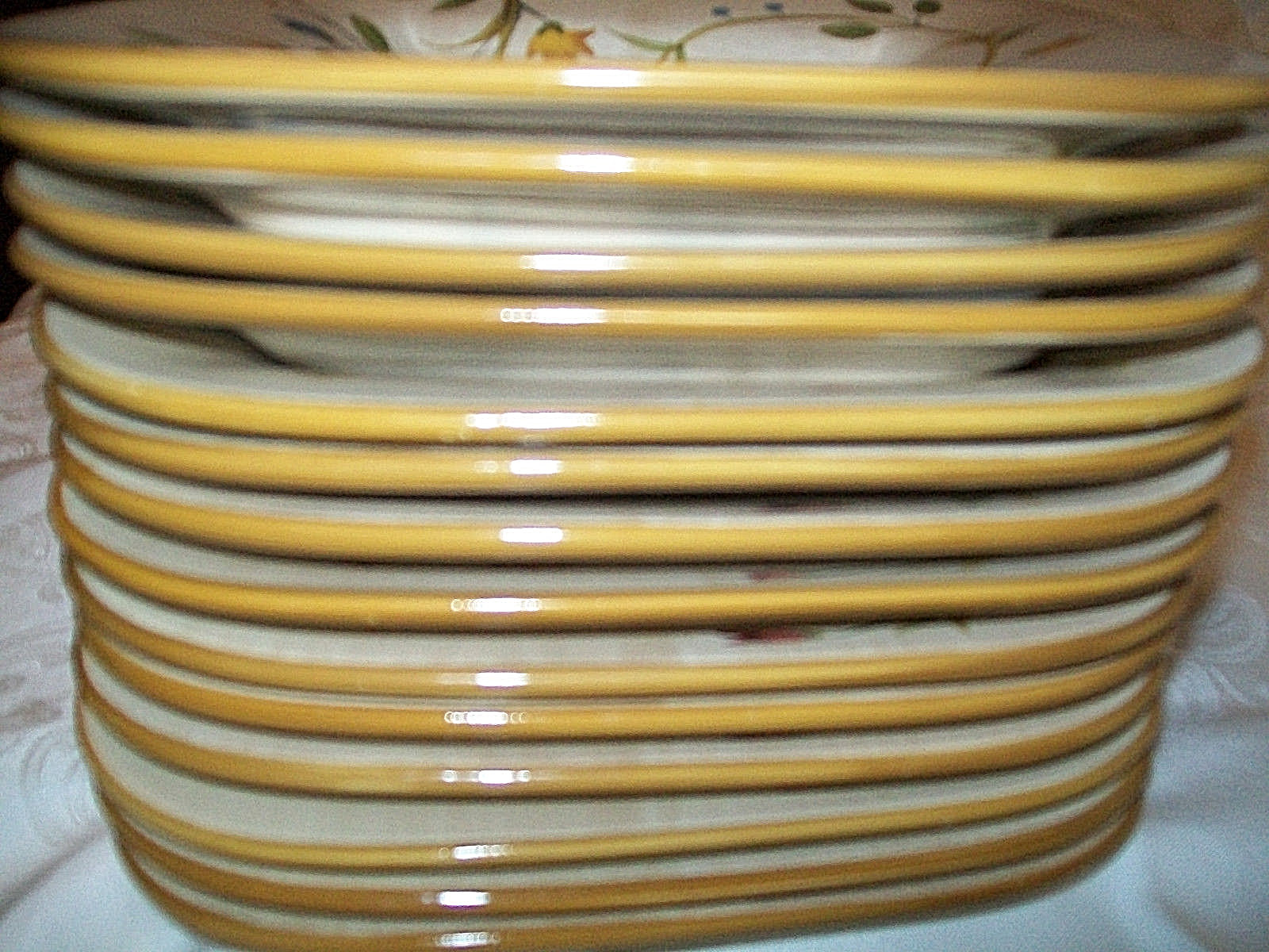 Home American Simplicity Floral Lot of 14 Salad Dessert Plates Target Stoneware