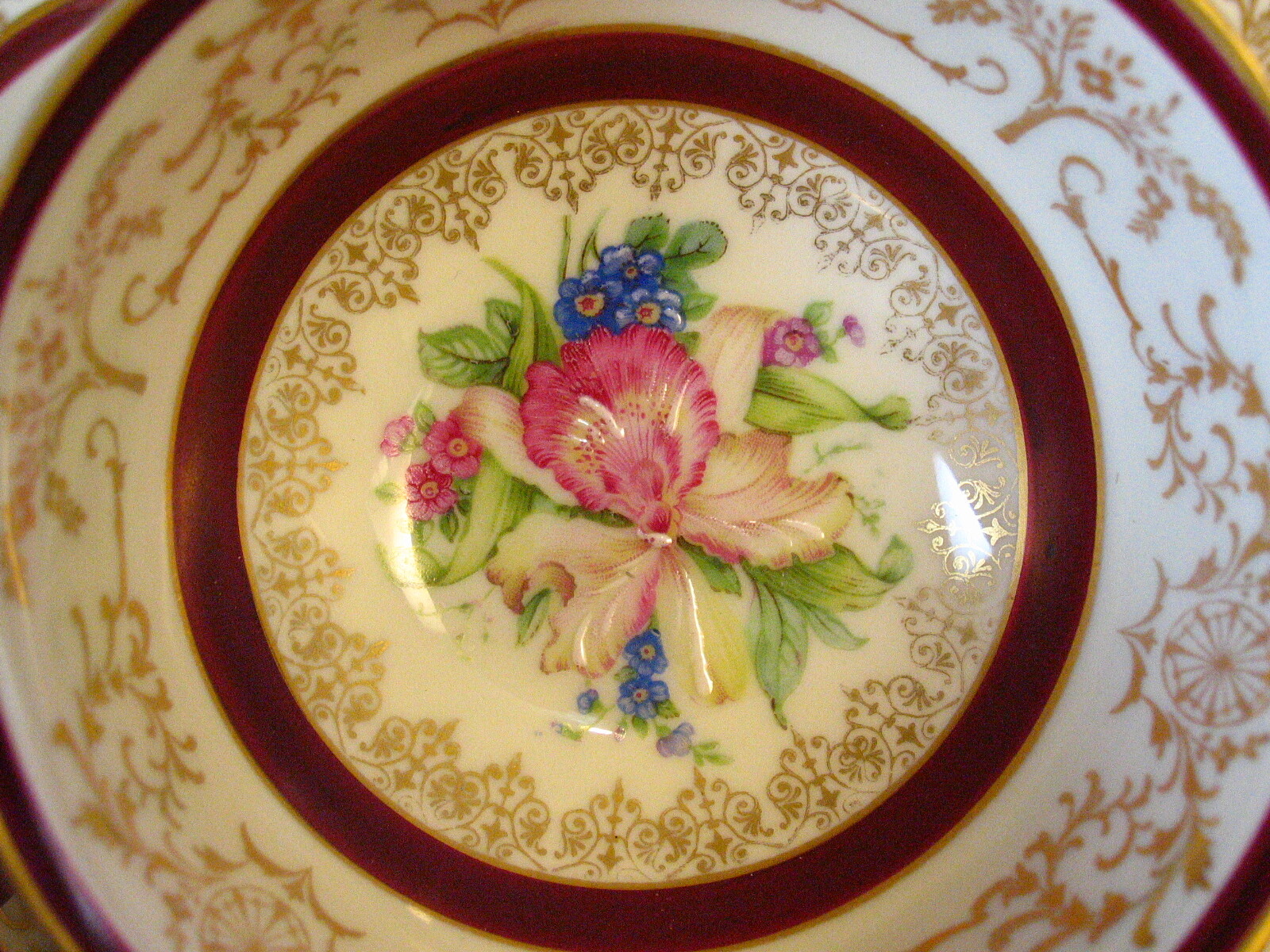 4 Royal Bayreuth Luncheon Scalloped Plates 8 7/8