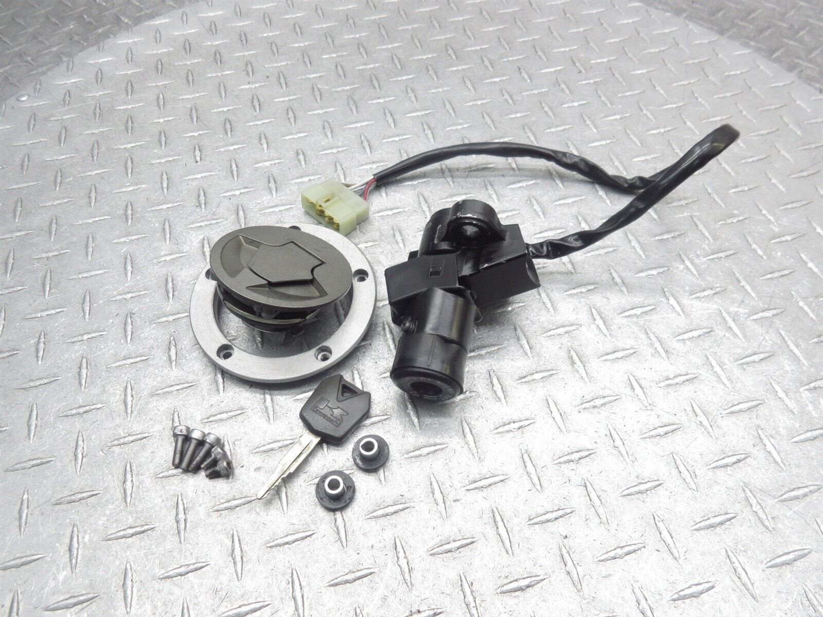 2007 07-08 Kawasaki ZX6R Ninja ZX6 ZX600P Lockset Ignition 2007 07-08 Kawasaki ZX6R Ninja ZX6 ZX600P Lockset Ignition