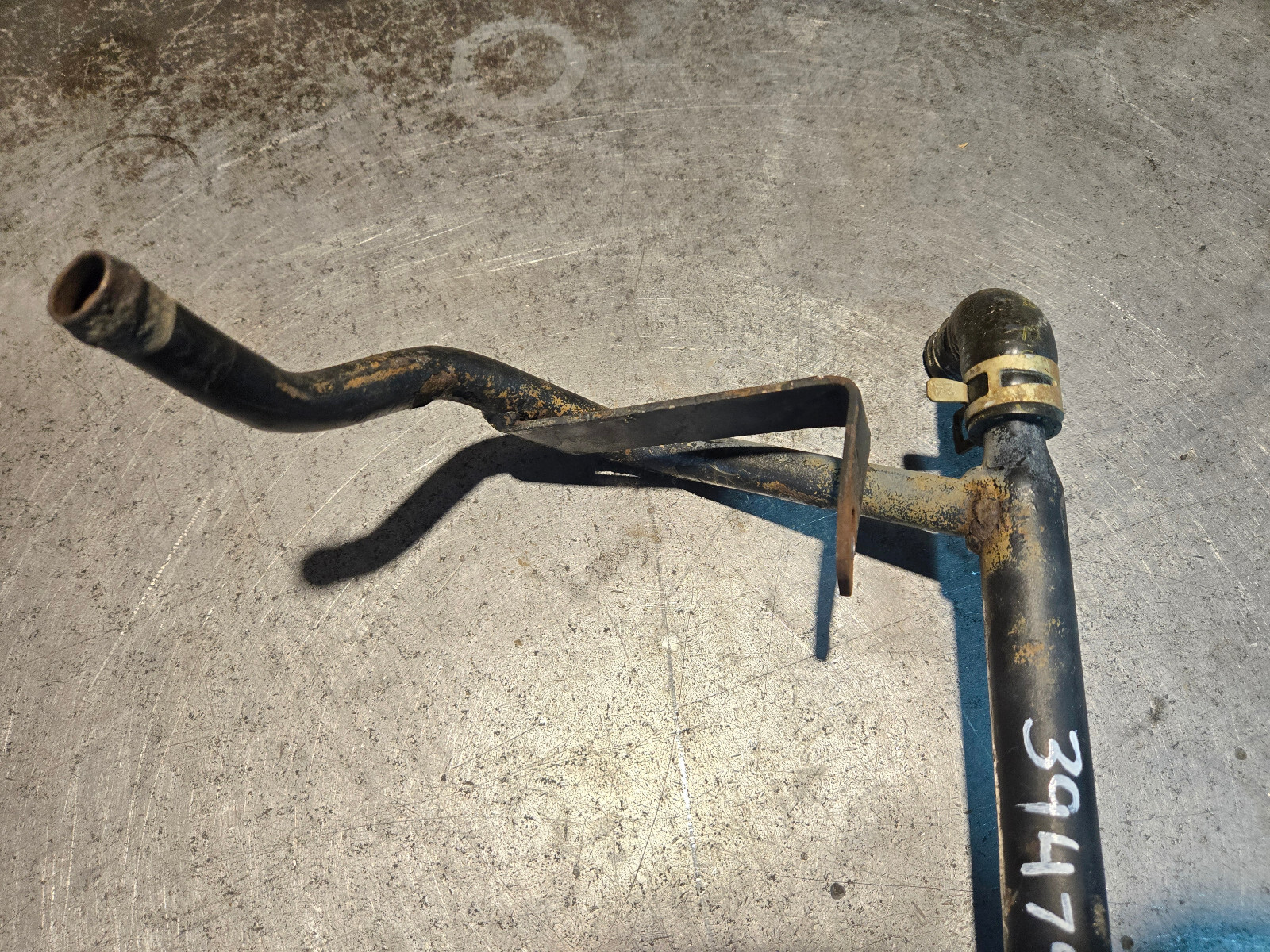 CUMMINS COOLANT LINE 3947920 - Picture 4 of 4
