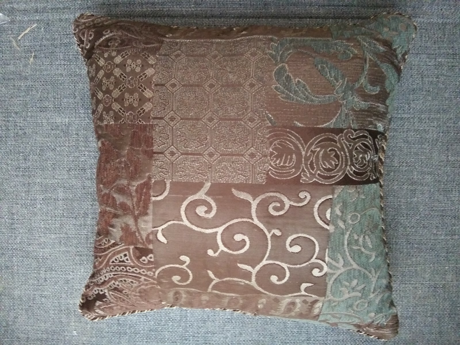 croscill throw pillows