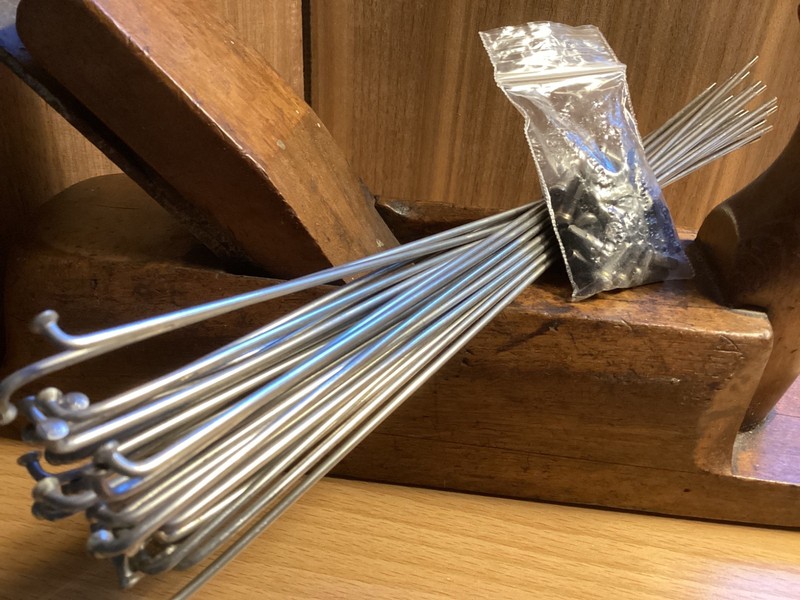 Fahrrad 32 Speichen Mit Muttern, Aus 26 Er Vorderrad Entnommen