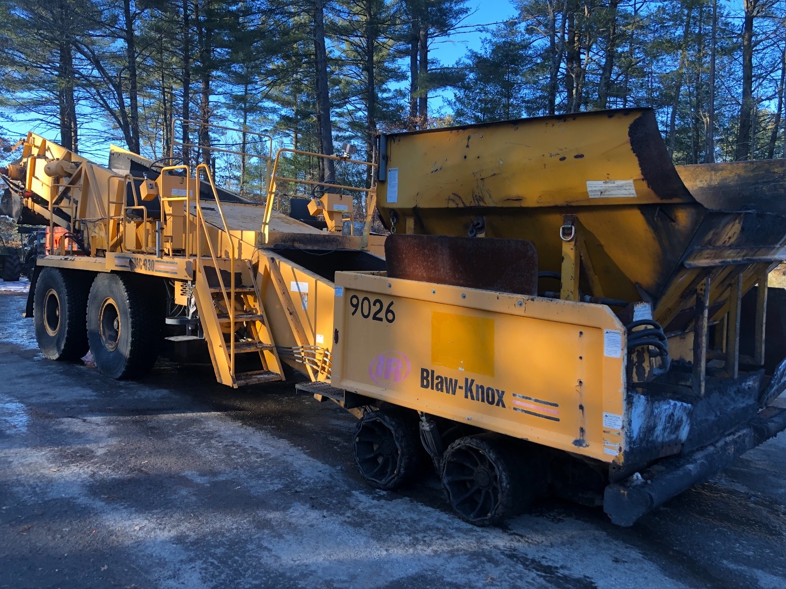 2004 Blaw-Knox MC330 Mobile Conveyor Material Asphalt  transfer
