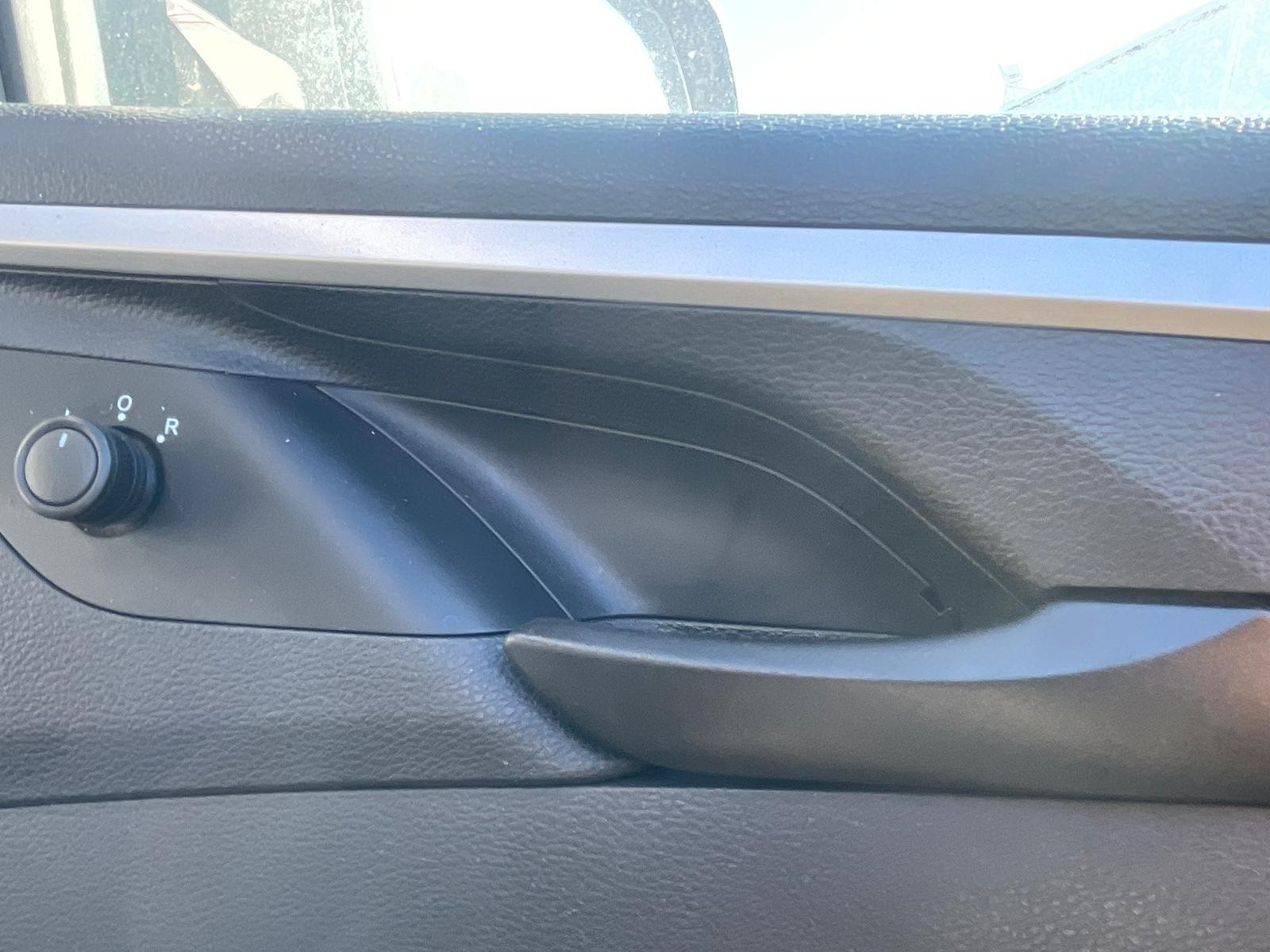 LDV T60 SK8C 07/2017-10/2021 RIGHT GUARD WITH BADGE VENT TYPE - thumbnail 2