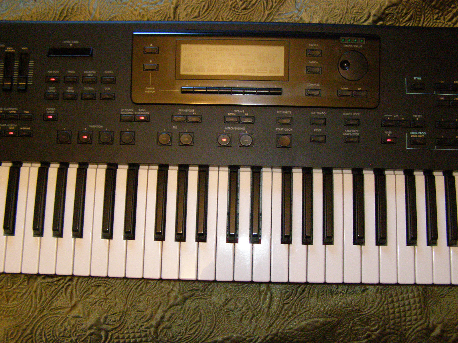 Korg i2 Arranger 76 note Keyboard