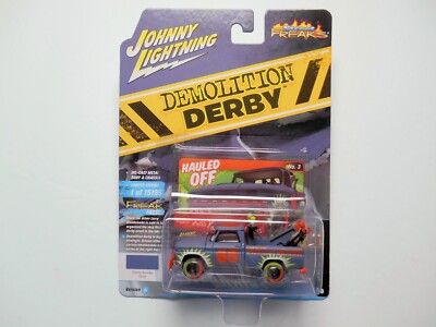 DEMOLITION DERBY GRAY 1965 CHEVROLET TOW TRUCK JOHNNY WHITE LIGHTNING CHASE