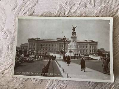Buckingham Palace And The Queen Victoria Statue, London, 1949, Posted Postcard