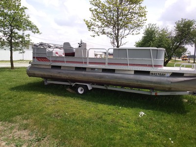 89 Stratos 24' Pontoon Boat