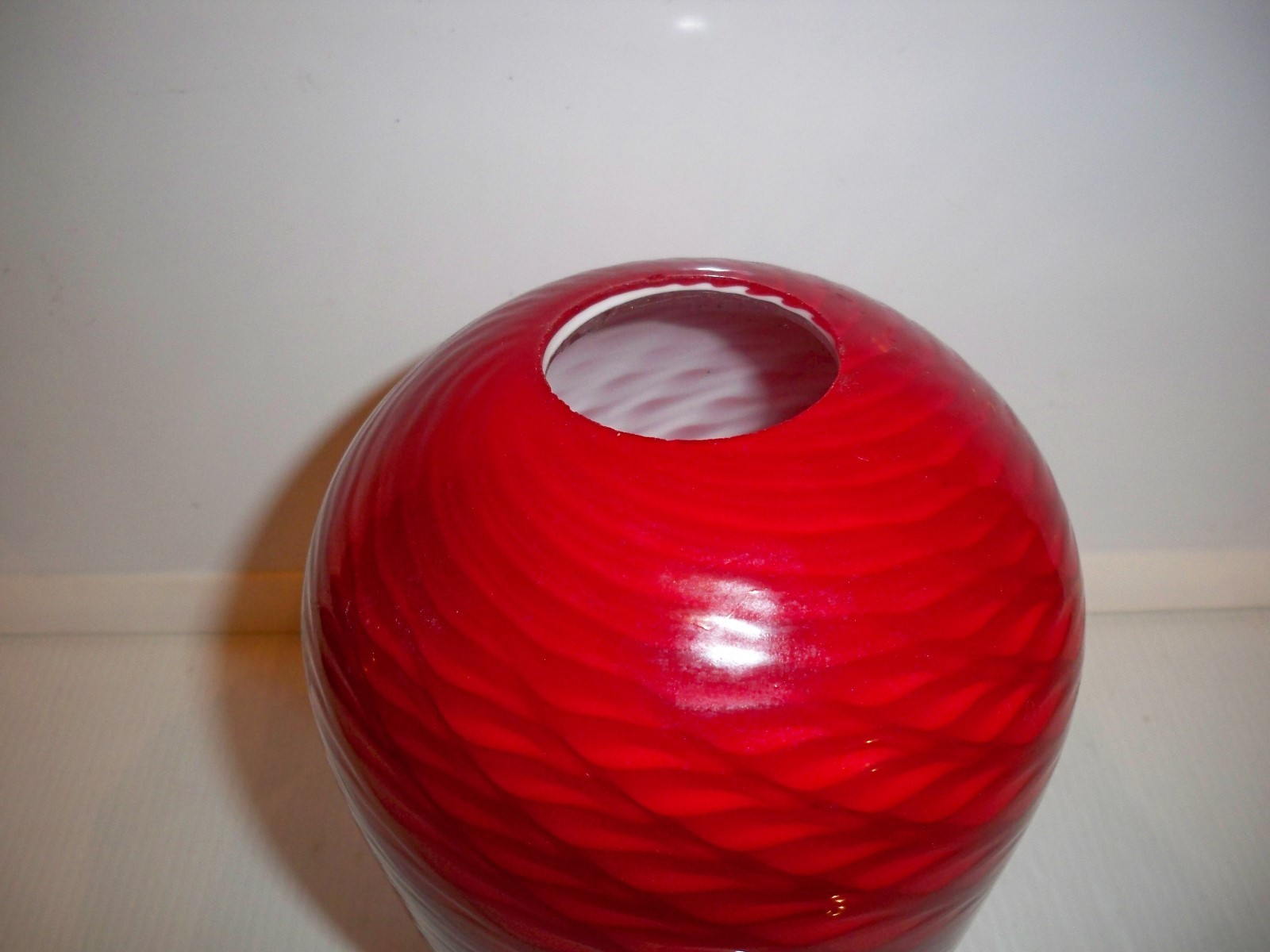 RED CASE GLASS LAMP GLOBE SHADE SWIRL PATTERN