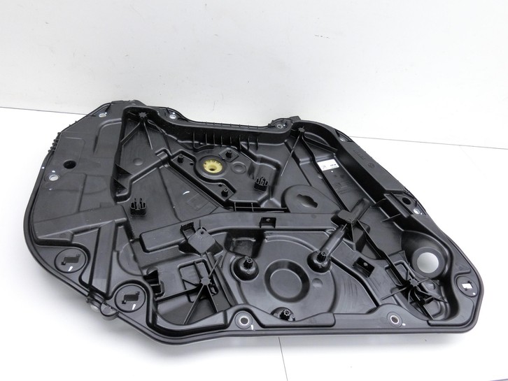 BMW F40 M135i 19-25 5T Fensterheber Türplatte Links Vorne BMW F40 M135i 19-25 16.03.2021 7465247 51337465247... Vorschau 2