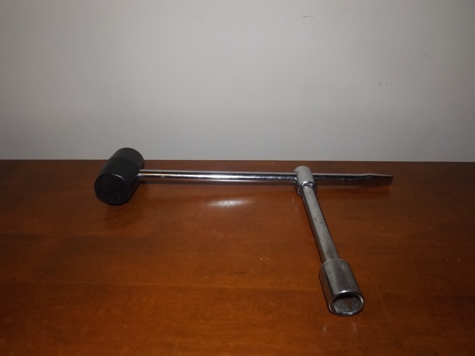 14 Inch Pry Bar Steel Tire Tool Rubber Hammer and Flat End Socket 1/2