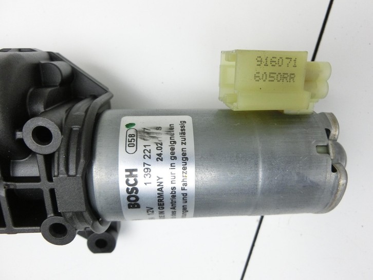 Audi A4 8W B9 15-19 Stellmotor Actuator für Elektr. Heckklappe Rechts Hinten Audi A4 8W B9 15-19 05.04.2016... Vorschau 5