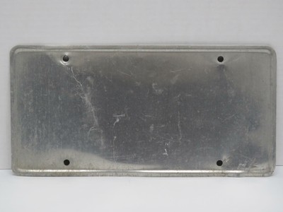 Montana License Plate ALF-095 Grizzly & Wolf Discovery Center Specialty Plate