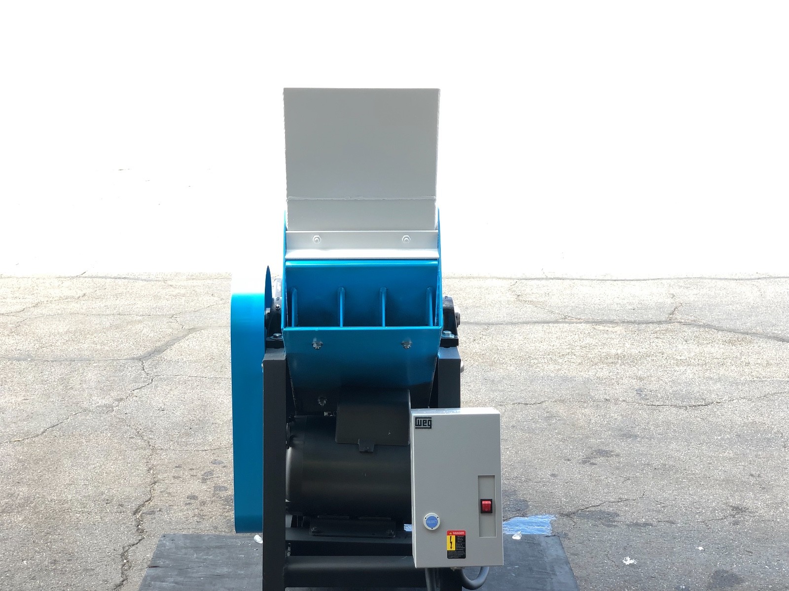 Real Snow Machine for Events from Foamdaddy