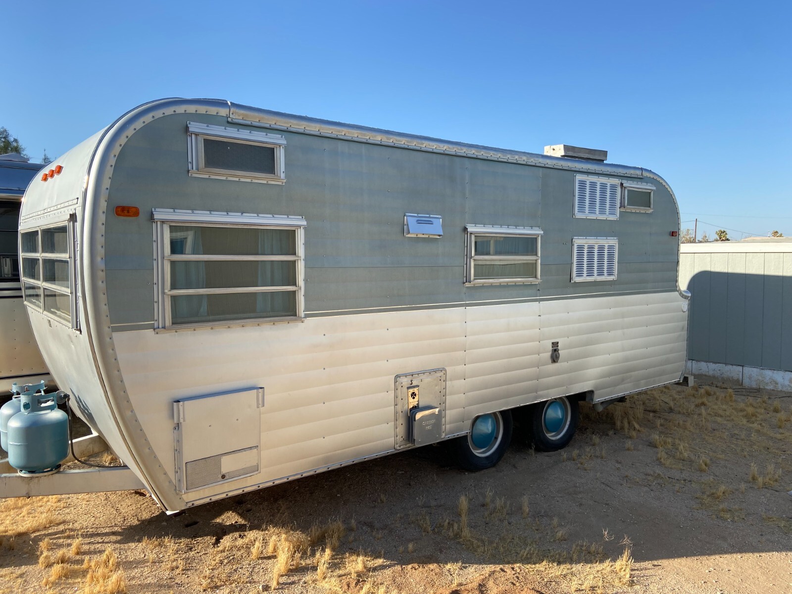 1966 Vintage Fan Travel Trailer Used Fan for sale in Joshua Tree