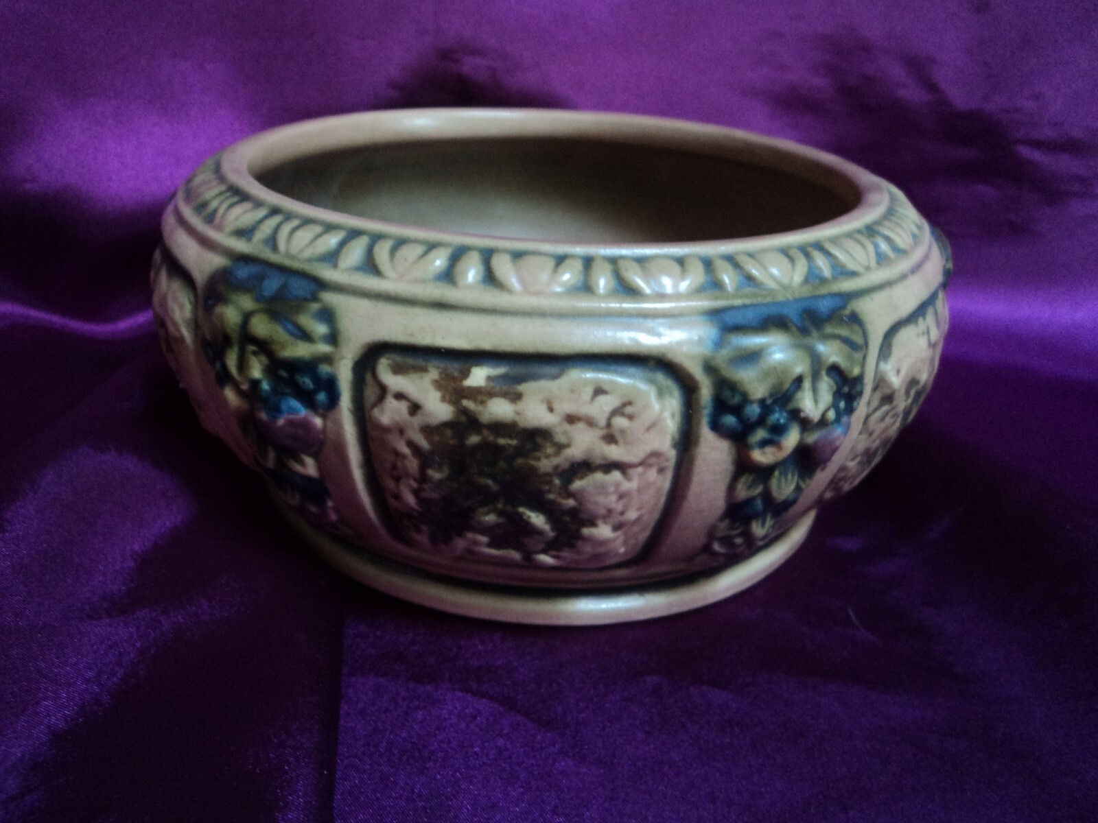 ROSEVILLE FLORENTINE LOW BOWL-NO HANDLES- XLNT