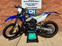 2023 SHERCO 300 SE-R FACTORY - 114 HRS / 1443 MILES - 1 OWNER - FAN RAD BRACES