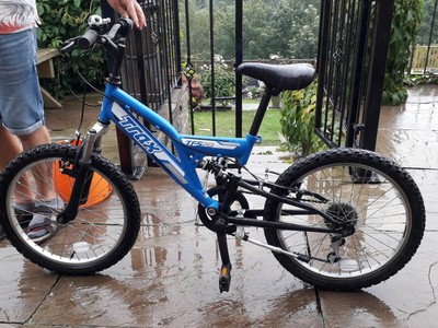 thomas the tank engine bike halfords