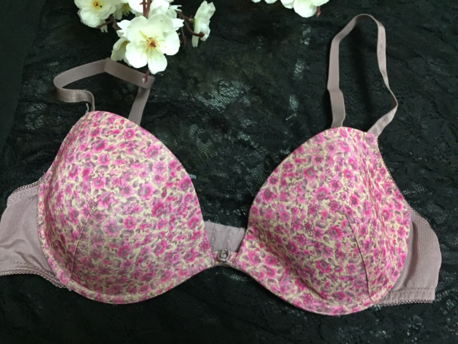 Label teared Bra Size us 36b it4b eu80b padded underwired