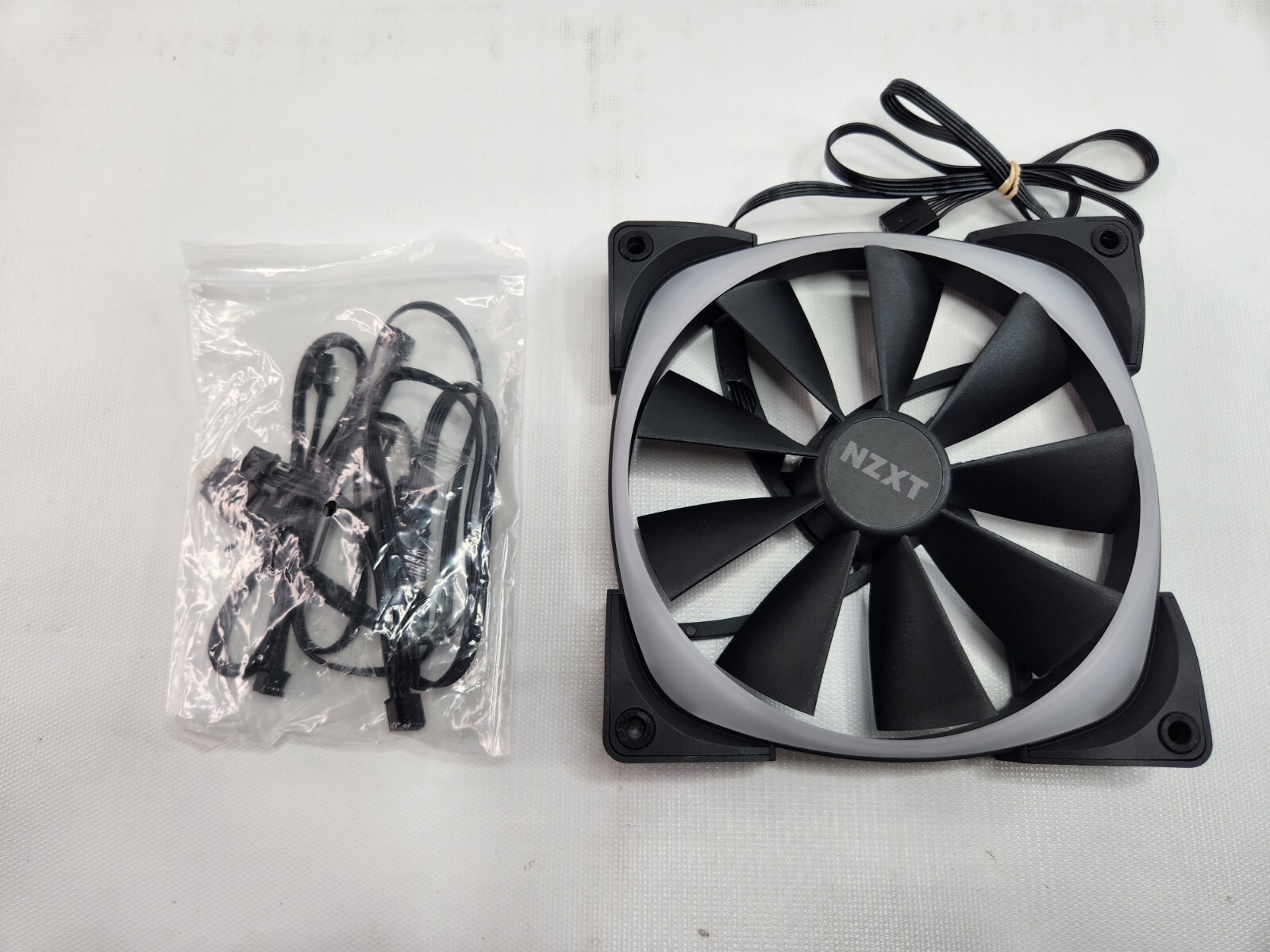 NZXT - NZXT AER RGB 2 14cmファン 3個セット Amazon | NZXT Aer RGB 2 2本セット ホワイト PCケースファン