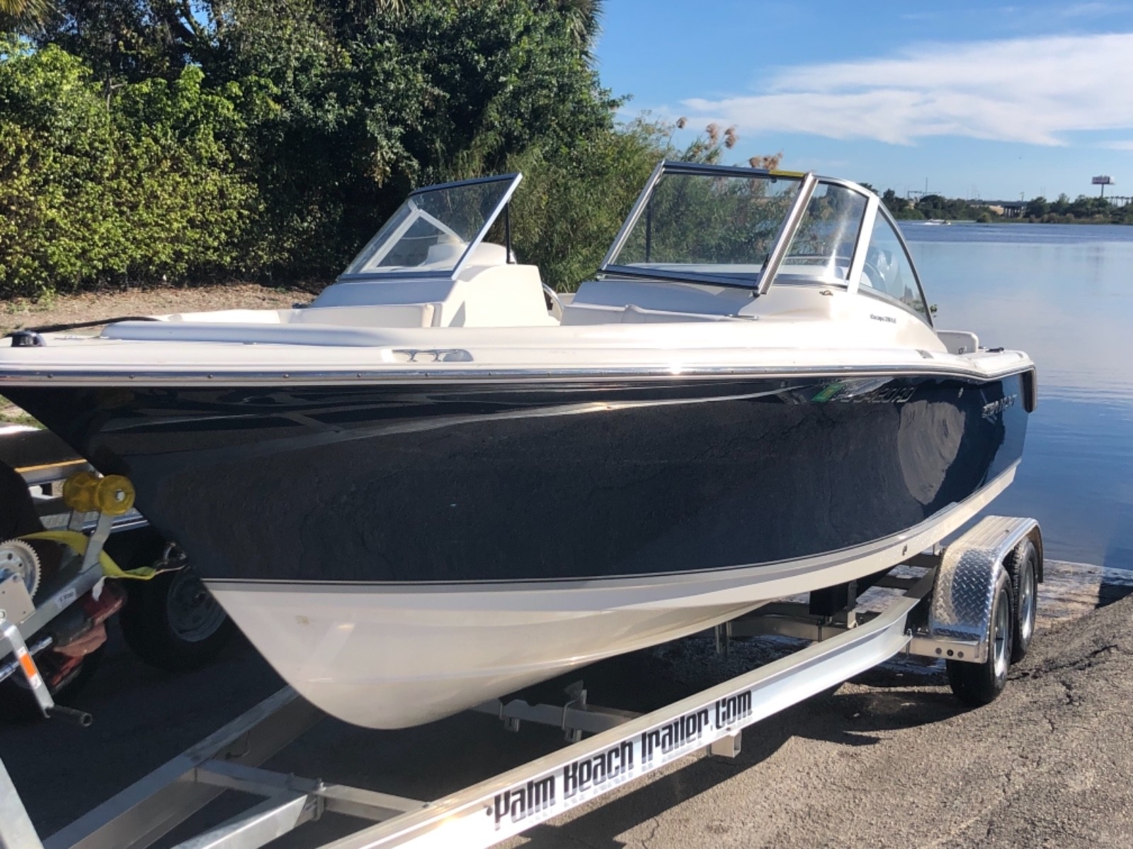 2014 Sea Hunt 211 LE
