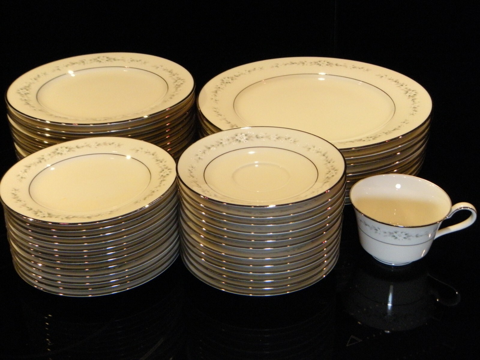 Noritake Ivory China　 プレート5点セット Noritake ivory china reverie プレート 3枚 - メルカリ