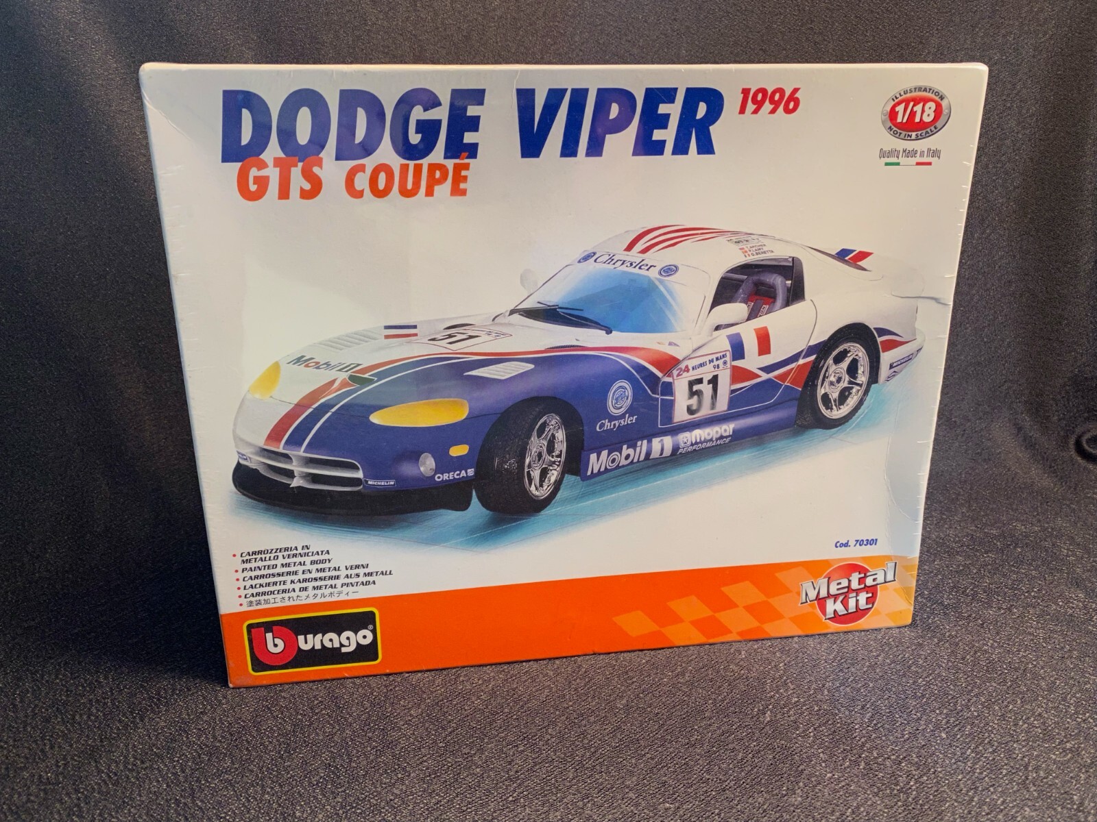 FACTORY SEALED Burago 1/18 1996 Dodge Viper GTS Coupe