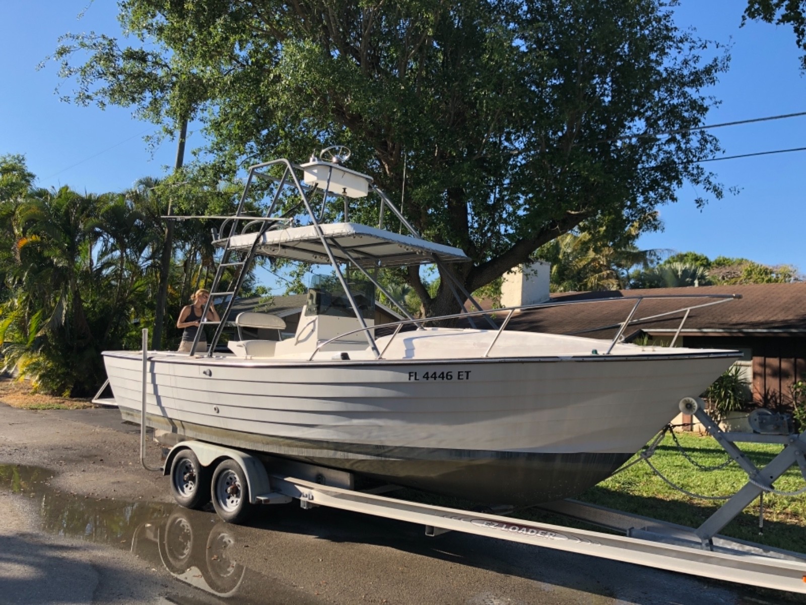 1985 Captiva 24 w/ Trailer Center Console Single Inboard Gas Fishing Diving Boat