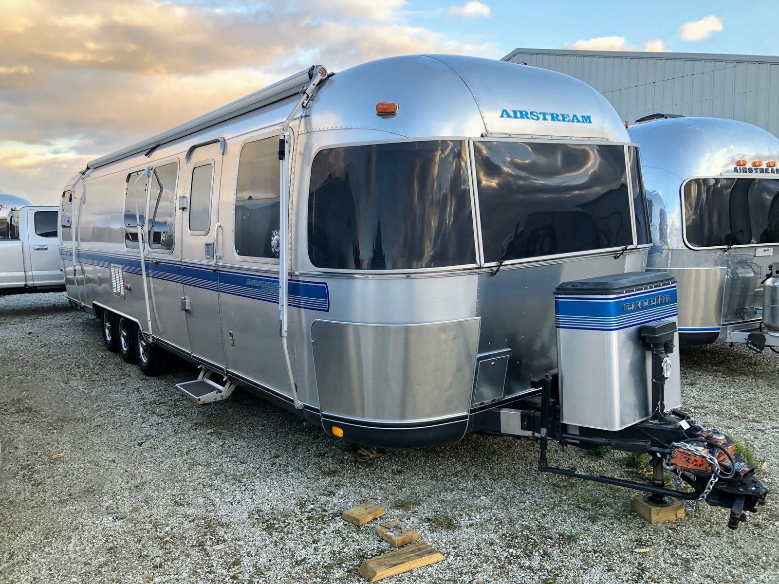 1997 Airstream Excella 1000 34 Ft. Triple Axle New Airstream