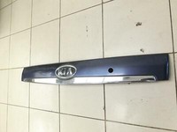 KIA Carnival 3 III VQ 05-10 Griffleiste Griff aussen für Heckklappe K5 KIA Carnival 3 III VQ 05-10 30.12.2009 gebraucht Vorschau 4