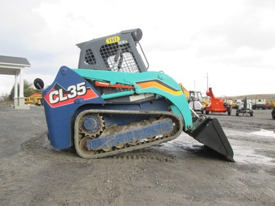 IHI Cl35  Farm Skid Steer Loader