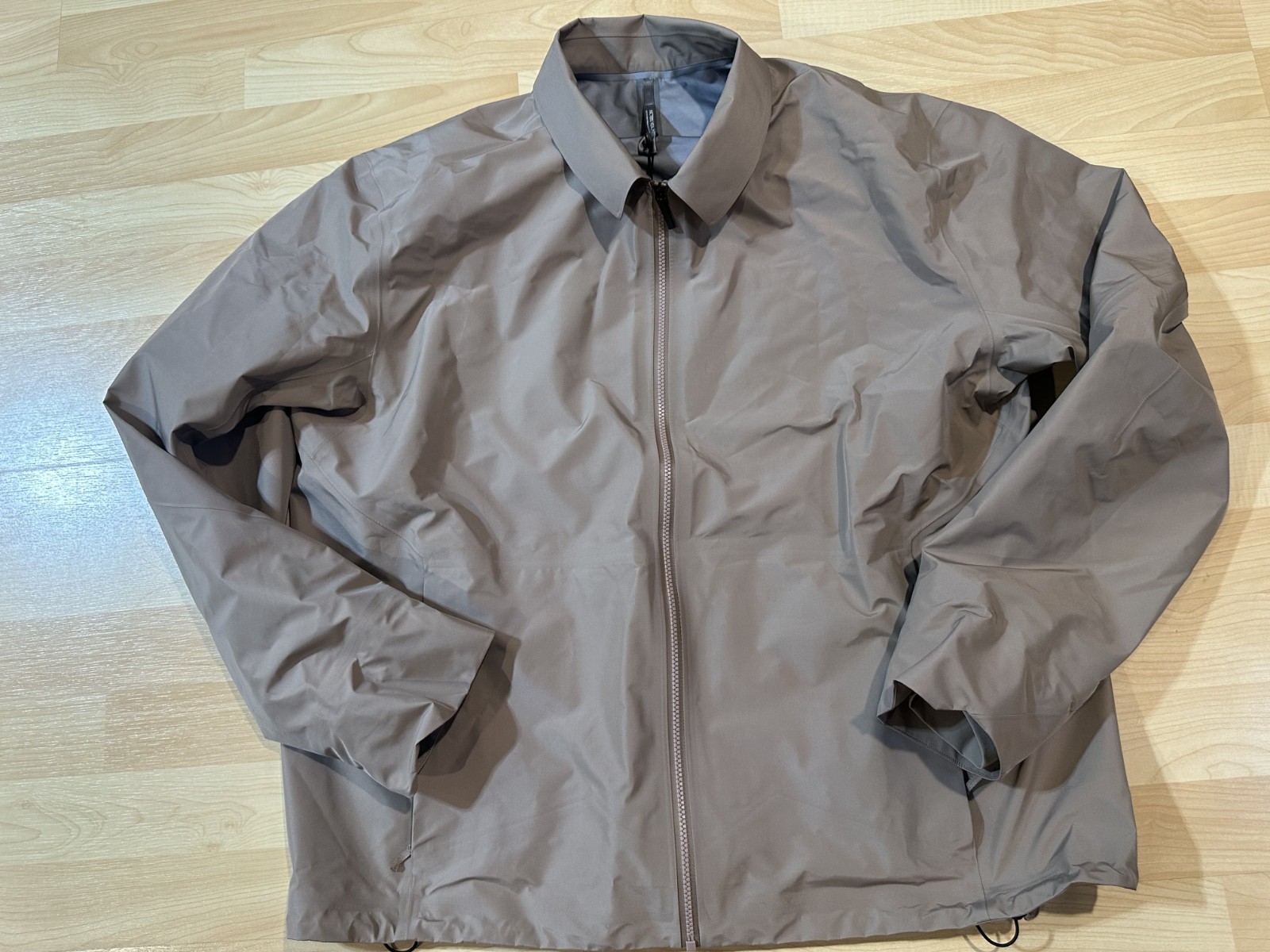 Arcteryx Veilance Centroid Jacket Soil Large GTX 3L Coaches