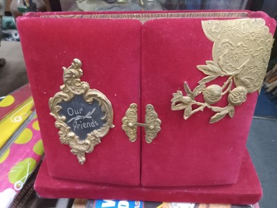 Antique 1800s Victorian Brass Clasp And Leaf Velvet Photo Album W/ Gorgeous Pics