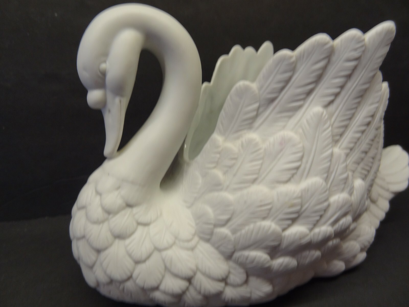 VINTAGE ANDREA BY SADEK MADE IN JAPAN WHITE BISQUE PLANTER / DISH