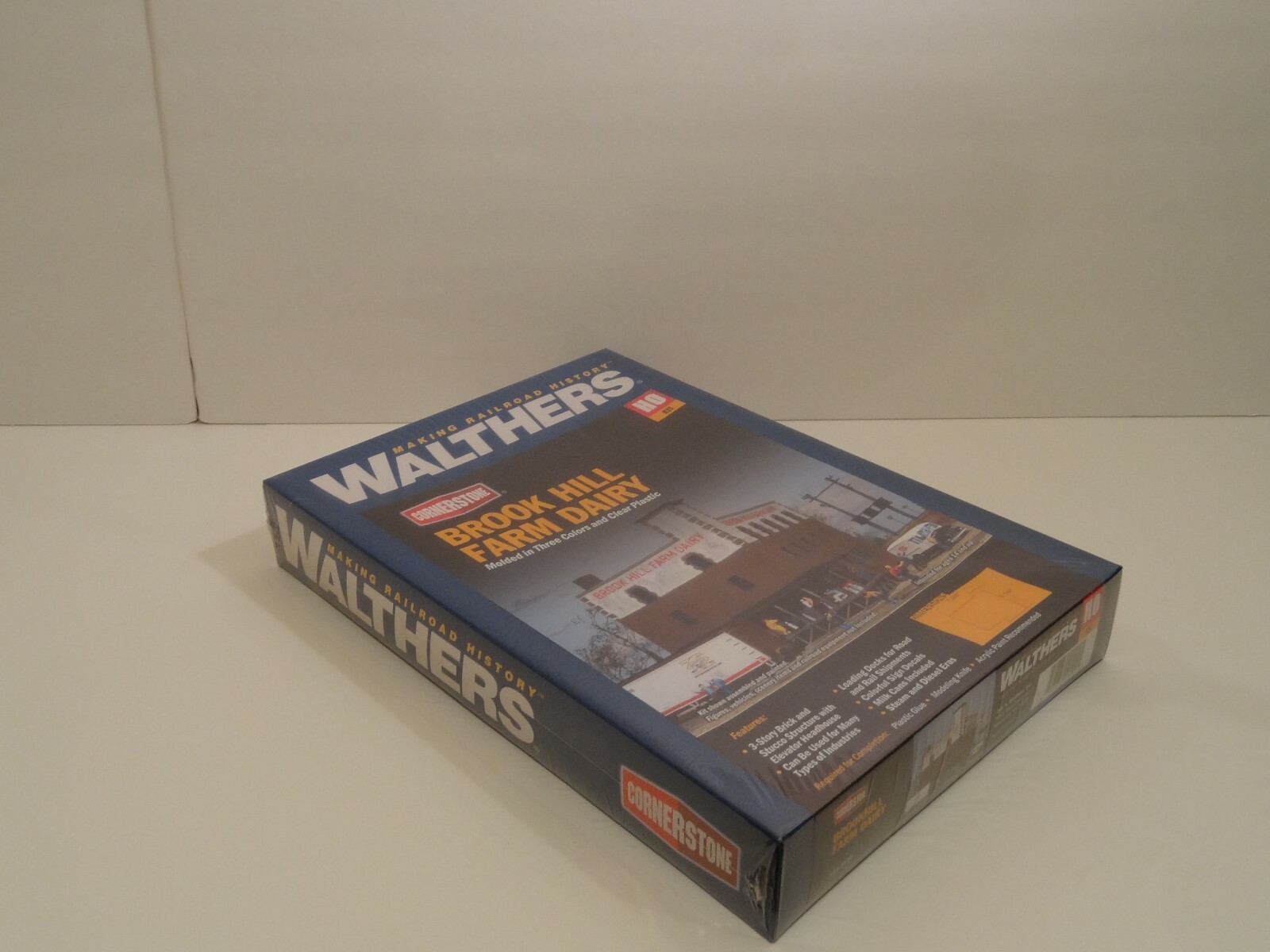 WALTHERS HO 933-3010 BROOK HILL FARM DAIRY  Cornerstone Building/ Kit  BRAND NEW