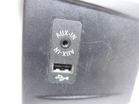 BMW 218i F45 14-18 USB AUX-IN Anschluss Buchse BMW 218i F45 14-18 17.07.2017 51169284253 9284253 1303038 gebraucht Vorschau 2