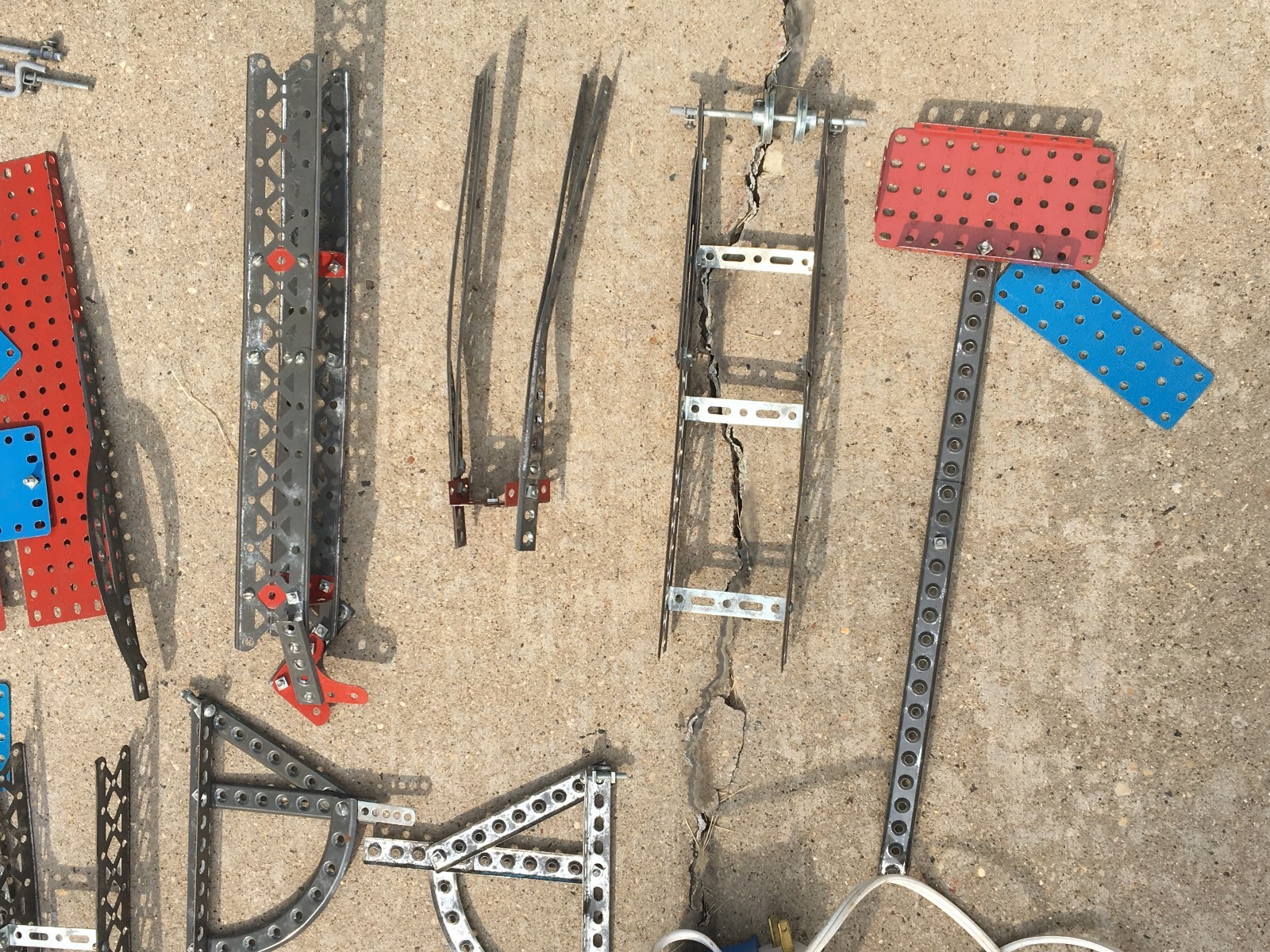 Vintage 1976 Blue Case Gabriel Erector Set                                    m3