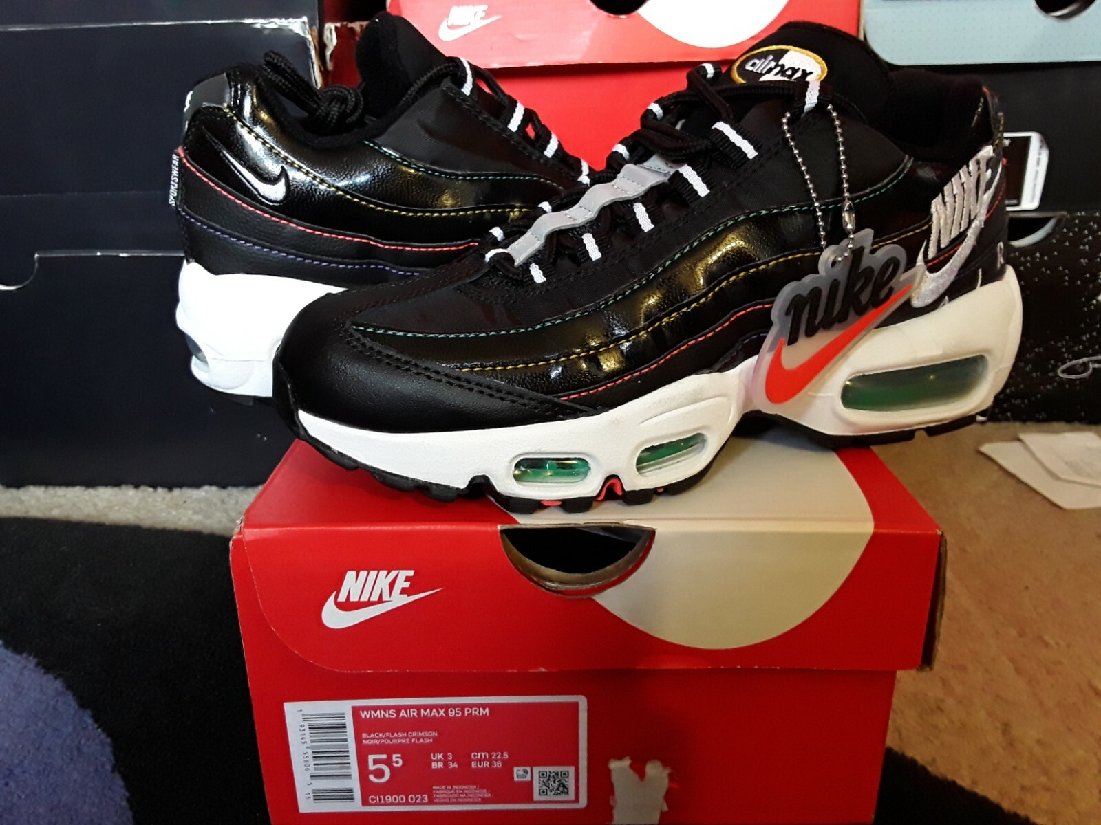 air max 95 black flash crimson
