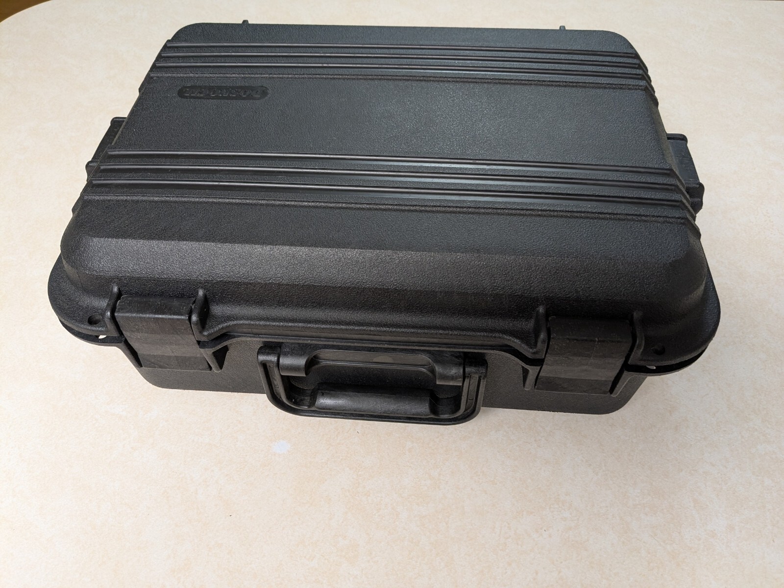 ドスコシル ハードガンケース Doskocil Lockable, Seal-Tight, Hard Case ---- 19 1/4