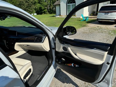 image 4 of interior