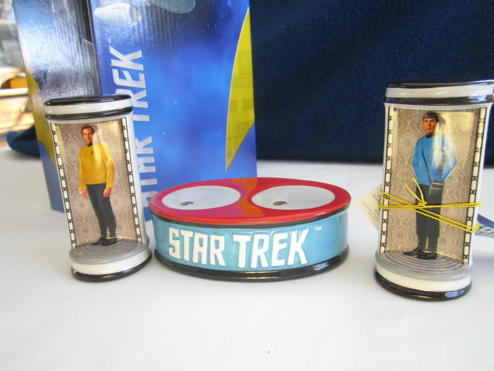 Star Trek Captain Kirk & Spock in Transporter Salt & Pepper Shakers Set NEW